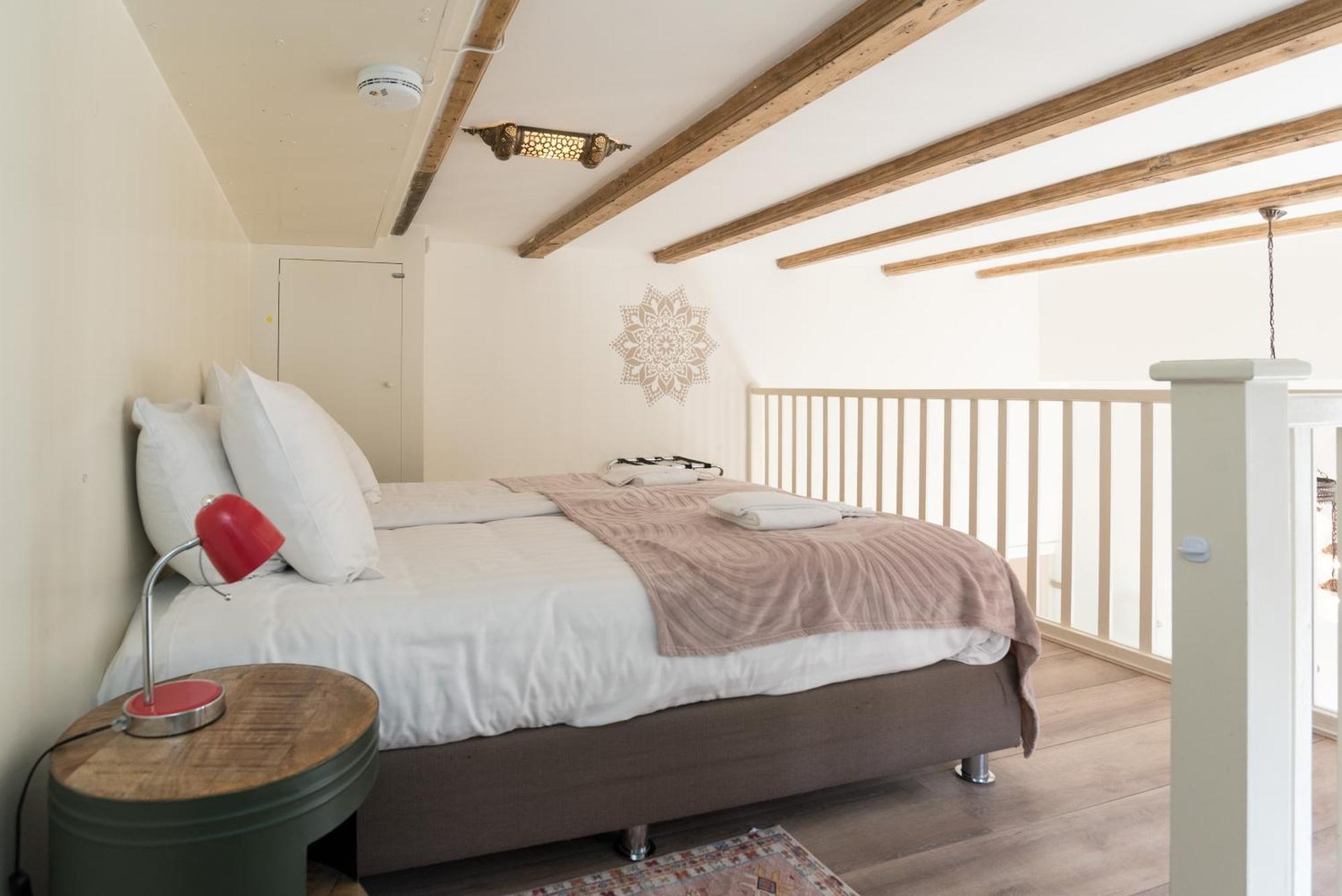 1001 Nights Boutique Lofts Hotel Хаарлем Екстериор снимка